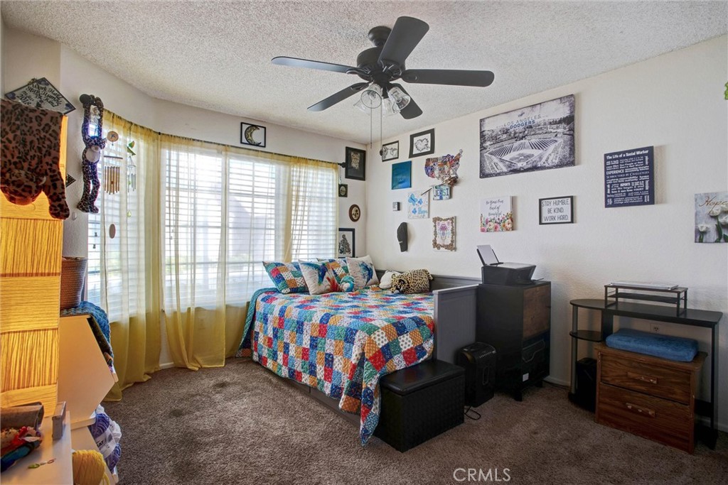 https://media.crmls.org/medias/9c3c283e-cfdb-44f8-80aa-e07ba027b4f5.jpg?preset=X-Large