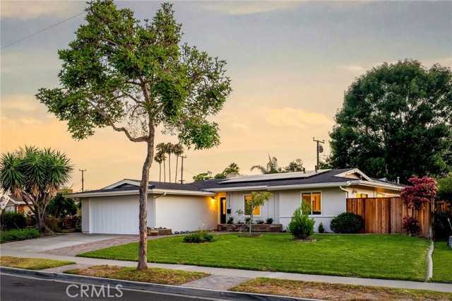 3273 Indiana Ave, Costa Mesa CA: https://media.crmls.org/medias/9c3caa11-431b-4c98-894e-758ef14bccc7.jpg