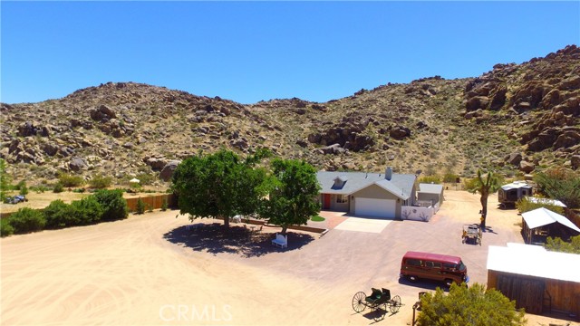 24212 Kansa Road, Apple Valley CA: https://media.crmls.org/medias/9c3cf172-1cf2-4961-9a92-fec6029230ad.jpg