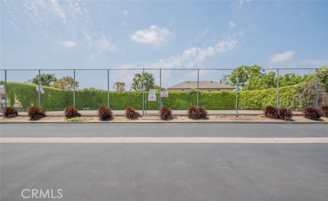 Detail Gallery Image 30 of 33 For 1046 Royal Oaks Dr #B,  Monrovia,  CA 91016 - 3 Beds | 2/1 Baths