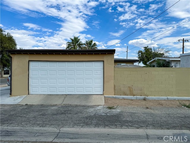 Detail Gallery Image 6 of 6 For 860 W Holguin St, Lancaster,  CA 93534 - 4 Beds | 2 Baths