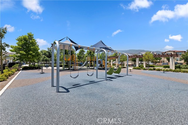 5680 Kate Way, Fontana CA: https://media.crmls.org/medias/9c3e6d9d-92ff-4498-be25-847c89b1ff14.jpg