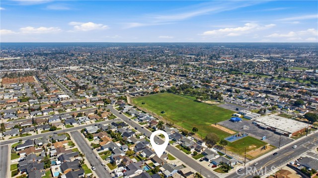 Detail Gallery Image 34 of 39 For 17441 Jefferson Ln, Huntington Beach,  CA 92647 - 3 Beds | 2 Baths