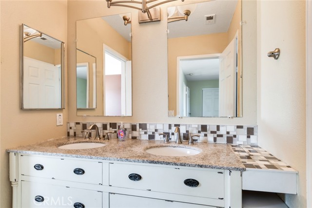 659 N Oxford Court, Orange CA: https://media.crmls.org/medias/9c3f8a5d-43f5-44f7-ae23-f09c0a344b33.jpg
