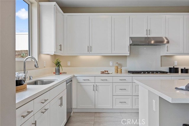 Detail Gallery Image 9 of 24 For 5978 Saddlehorn Ln, Jurupa Valley,  CA 92509 - 4 Beds | 3 Baths