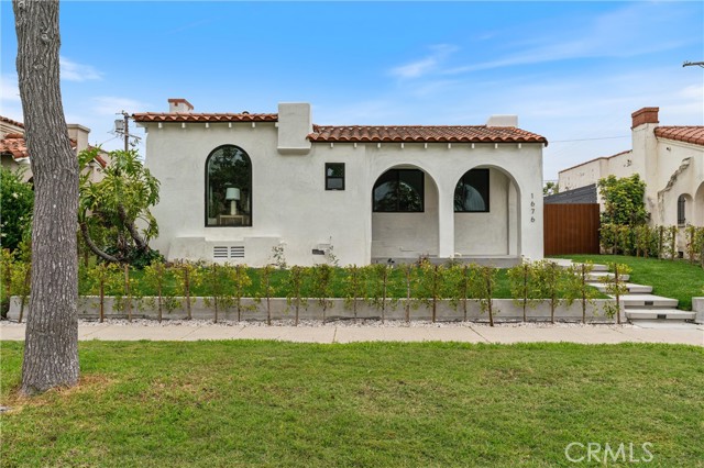 Detail Gallery Image 3 of 33 For 1676 S Crescent Heights Bld, Los Angeles,  CA 90035 - 3 Beds | 2 Baths