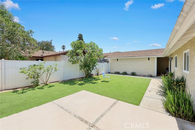 1385 N Marengo Avenue, Pasadena CA: https://media.crmls.org/medias/9c41561b-13b0-4451-87e7-c0f47f4296a2.jpg