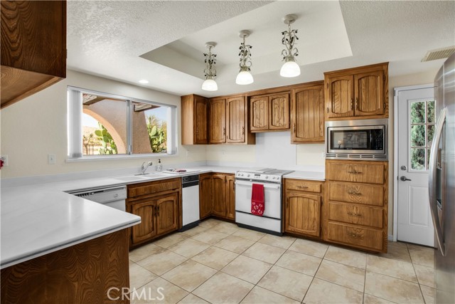Detail Gallery Image 9 of 38 For 6731 Lindberg Ln, Yucca Valley,  CA 92284 - 3 Beds | 2 Baths