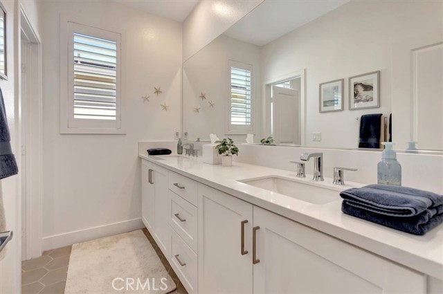 171 Junco, Irvine CA: https://media.crmls.org/medias/9c42b393-c08d-4ef2-8a48-821d68e08bd5.jpg