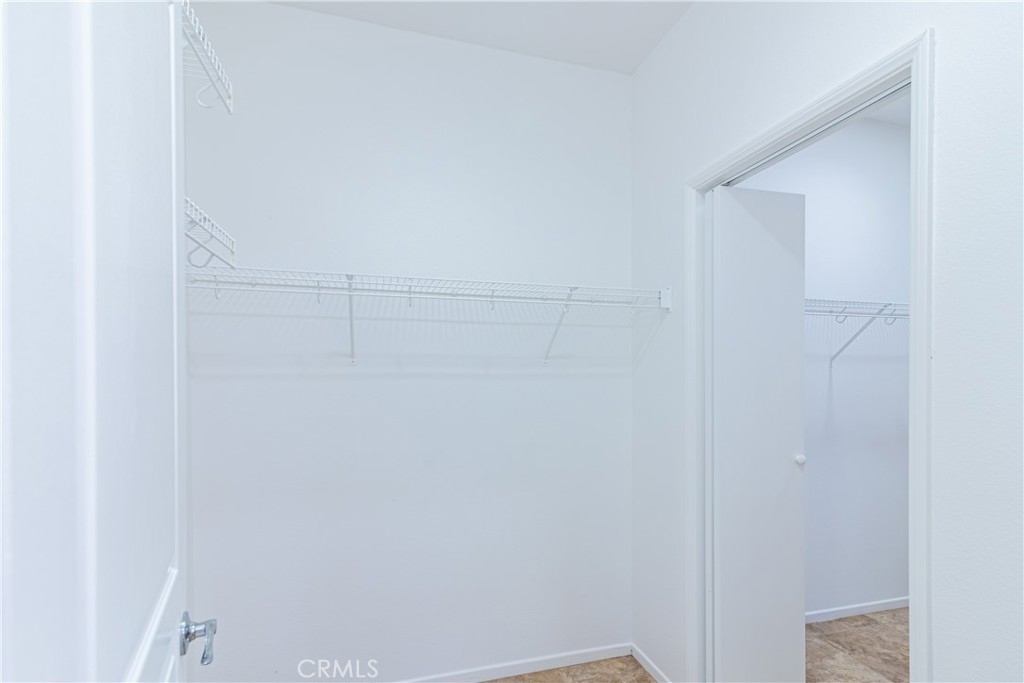 https://media.crmls.org/medias/9c432aa0-86c2-4371-a78b-f1d65de17747.jpg?preset=X-Large