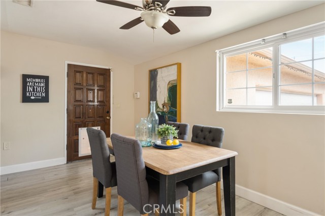 518 S Forest Avenue, Santa Ana CA: https://media.crmls.org/medias/9c43a754-570f-44fd-ac2d-daa554f03057.jpg