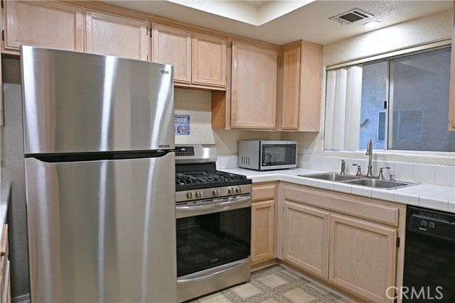 15114 Sherman Way, 114 photo 17