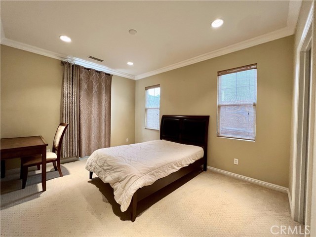 Detail Gallery Image 13 of 30 For 3974 E Callaway Dr, Ontario,  CA 91761 - 6 Beds | 4/1 Baths