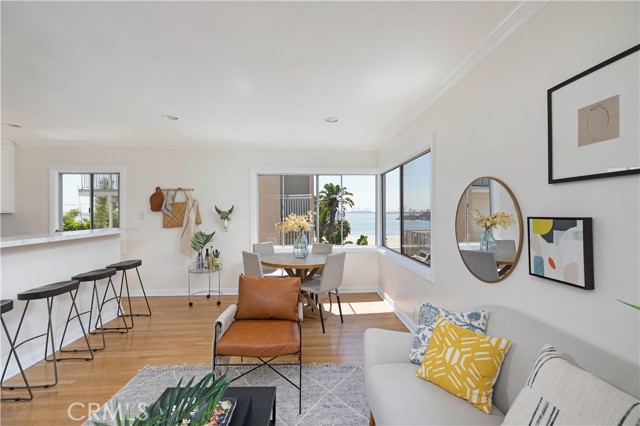 Detail Gallery Image 1 of 1 For 6 7th Pl #J,  Long Beach,  CA 90802 - 2 Beds | 1 Baths