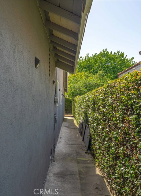 3222 S Townsend Street, Santa Ana CA: https://media.crmls.org/medias/9c445082-1932-47f2-bf81-00a4d80a6ecb.jpg