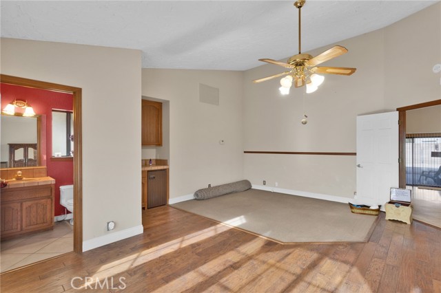 Detail Gallery Image 12 of 65 For 13889 Olathe Rd, Apple Valley,  CA 92307 - 5 Beds | 2/1 Baths