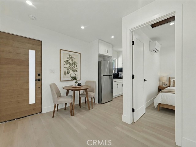 Detail Gallery Image 9 of 32 For 20528 & 20526 Hamlin St, Winnetka,  CA 91306 - – Beds | – Baths