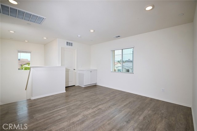 Detail Gallery Image 10 of 17 For 1258 Justice Pl, Hemet,  CA 92543 - 3 Beds | 2/1 Baths