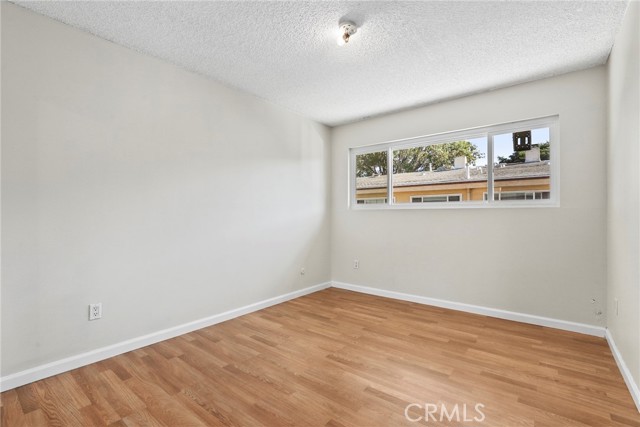 Detail Gallery Image 22 of 39 For 8031 Canby Ave #4,  Reseda,  CA 91335 - 3 Beds | 2/1 Baths