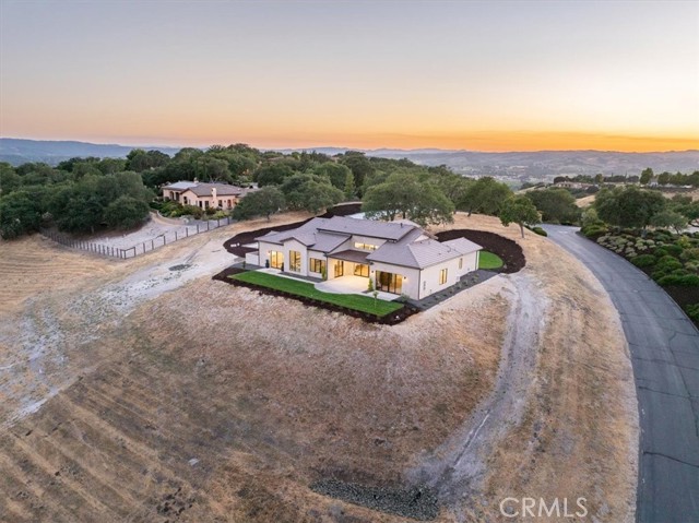 1755 Burnt Rock Way, Templeton CA: https://media.crmls.org/medias/9c463573-13e6-40b7-b039-56fc74b8a333.jpg