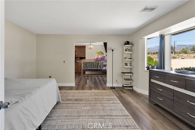 10325 Sheep Creek Road, Phelan CA: https://media.crmls.org/medias/9c465fc7-a4ba-47e9-b13b-7754c91b341a.jpg