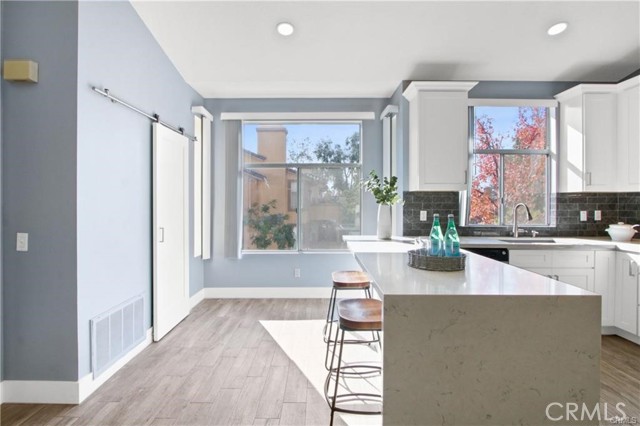 Detail Gallery Image 8 of 23 For 19431 Rue De Valore 49a,  Lake Forest,  CA 92610 - 2 Beds | 2 Baths