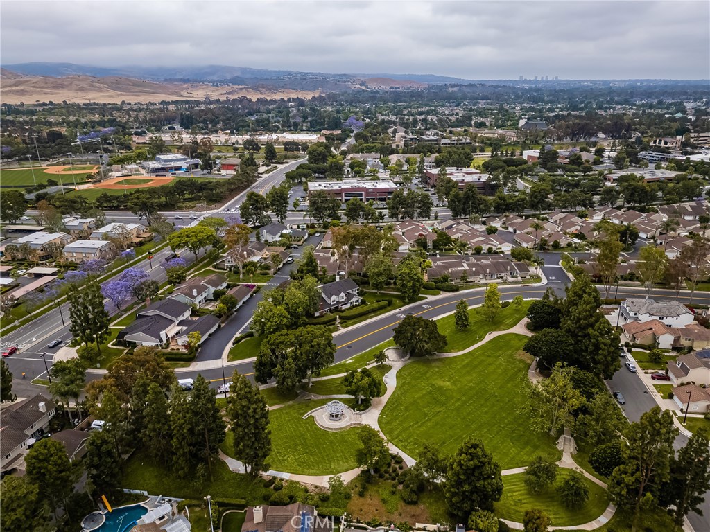 https://media.crmls.org/medias/9c47233b-5091-4a83-b657-bb40027952a9.jpg?preset=X-Large