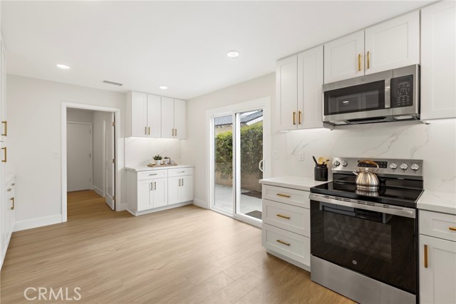 Detail Gallery Image 6 of 36 For 7848 Calmcrest Dr, Downey,  CA 90240 - 3 Beds | 2/1 Baths