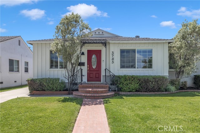 3743 N Studebaker Road, Long Beach CA: https://media.crmls.org/medias/9c487477-5eae-459e-beba-76d834849978.jpg