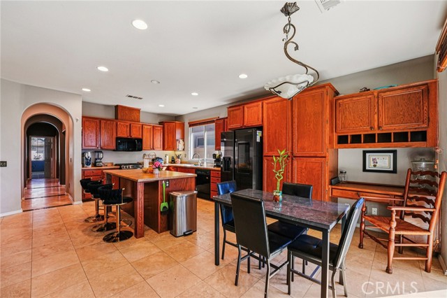 Detail Gallery Image 3 of 22 For 1471 Hunter Moon Way, Beaumont,  CA 92223 - 4 Beds | 2 Baths