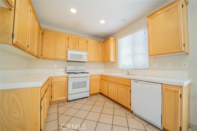 26108 Arabian Court, Moreno Valley CA: https://media.crmls.org/medias/9c488cd6-3e7d-4b2e-af2d-1396b6b502bc.jpg