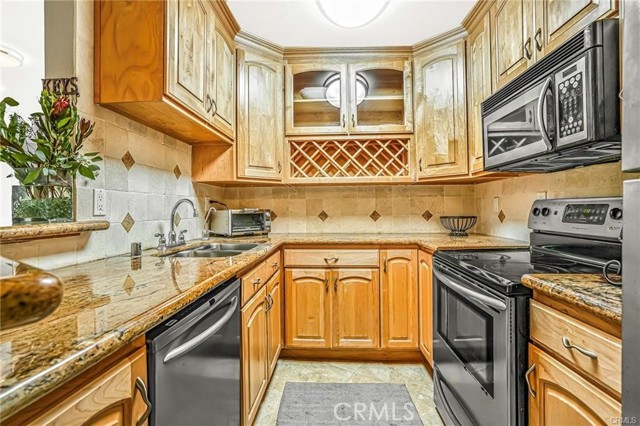 650 The Village, Redondo Beach CA: https://media.crmls.org/medias/9c493349-52d1-4541-a3b0-a64682c140df.jpg