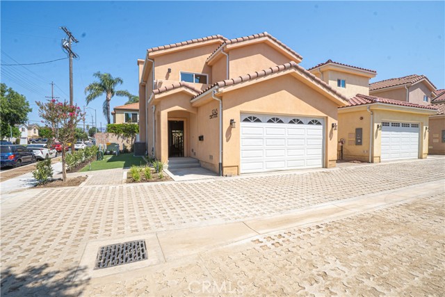 9246 Cedros Avenue, Panorama City CA: https://media.crmls.org/medias/9c49427d-4cec-44cf-aa38-25919f8a7823.jpg