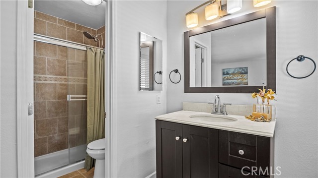 Detail Gallery Image 14 of 29 For 1910 W Palmyra Ave #94,  Orange,  CA 92868 - 4 Beds | 2/1 Baths