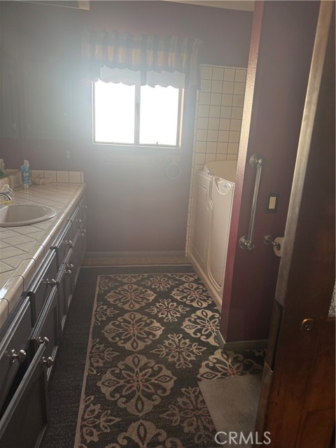 18965 Siskiyou Road, Apple Valley CA: https://media.crmls.org/medias/9c4ab20c-6cc2-43bb-844f-133a6d4102f9.jpg