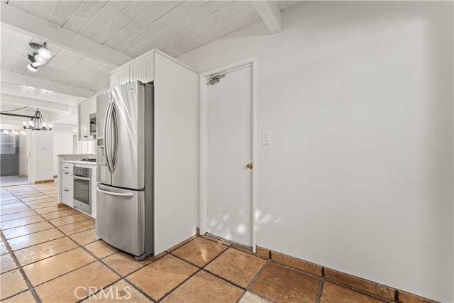 Detail Gallery Image 17 of 39 For 234 Walnut St, Newport Beach,  CA 92663 - 2 Beds | 2 Baths