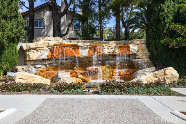 Image 43 of 53 For 22701 Foxridge