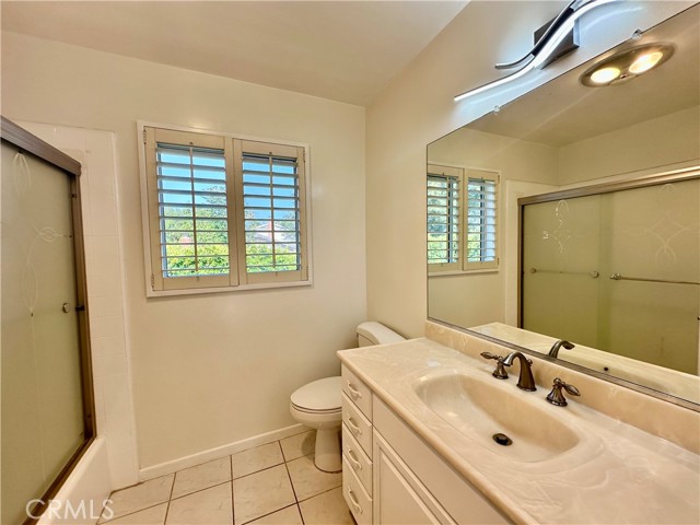 Detail Gallery Image 37 of 56 For 10760 Des Moines Ave, Porter Ranch,  CA 91326 - 3 Beds | 2/1 Baths