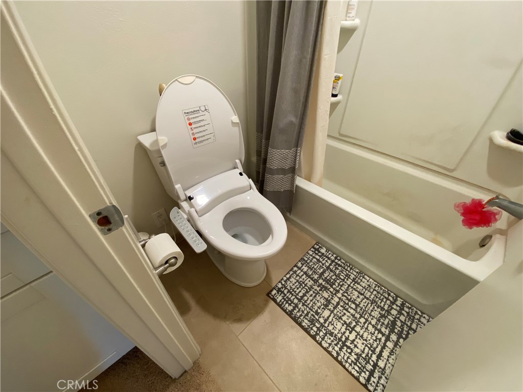 https://media.crmls.org/medias/9c4c8750-154b-45a8-a3fd-a7631fcd6650.jpg?preset=X-Large