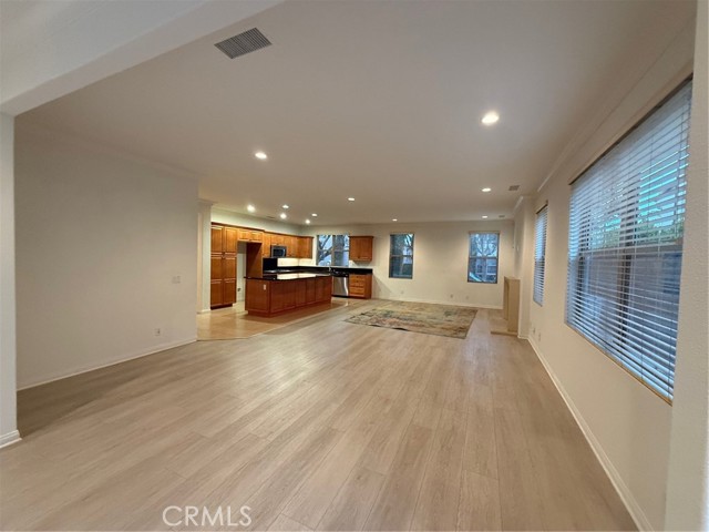 211 Mantle, Irvine CA: https://media.crmls.org/medias/9c4ccb7a-1300-442d-a3d8-ef77e7df7df7.jpg