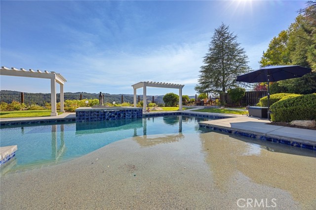1549 Via Rojas, Templeton CA: https://media.crmls.org/medias/9c4cf0d7-29fc-46c5-b7e2-6540e1875713.jpg