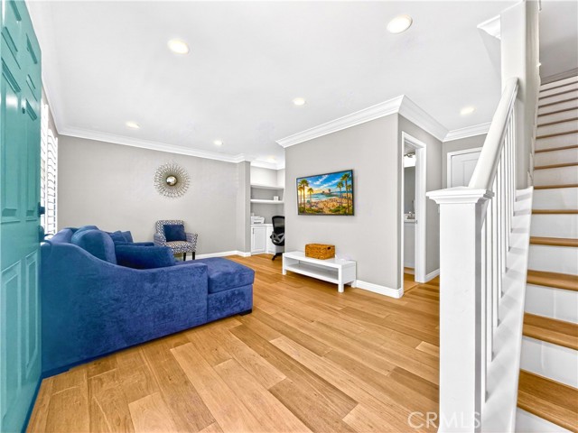 Detail Gallery Image 5 of 25 For 16901 Airport Circle #107,  Huntington Beach,  CA 92649 - 3 Beds | 2/2 Baths