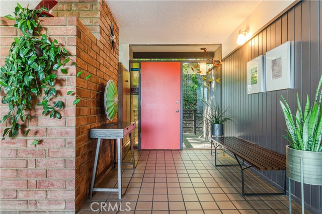 4380 Canyon Crest Road, Altadena CA: https://media.crmls.org/medias/9c4fbfd0-d17e-42f7-86ee-009beb0074bb.jpg