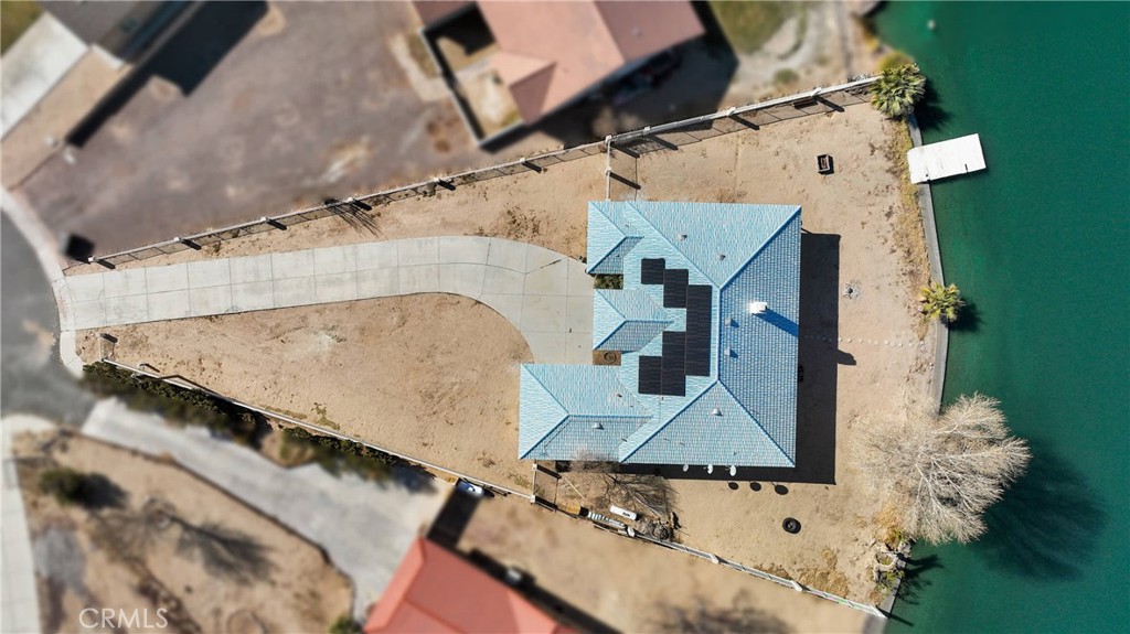 https://media.crmls.org/medias/9c508fdc-52ca-437b-8df9-916ec4a7c0e4.jpg?preset=X-Large