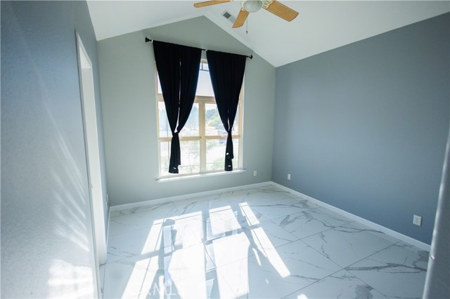 24115 Black Bart Court, Corning CA: https://media.crmls.org/medias/9c51f9f2-8041-4313-beca-dc23908757a3.jpg
