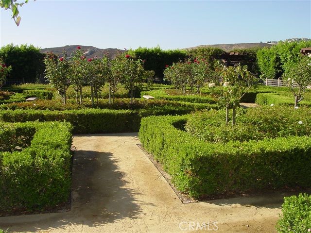 13 Arborside Way, Mission Viejo CA: https://media.crmls.org/medias/9c520344-d7c8-4ec7-9bba-ef2ef997e00d.jpg
