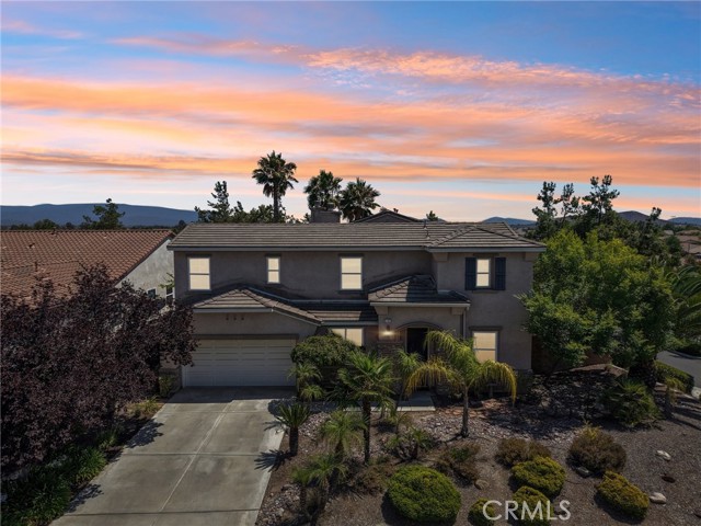 Detail Gallery Image 2 of 55 For 31923 Pepper Tree St, Winchester,  CA 92596 - 5 Beds | 3/1 Baths