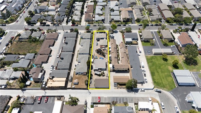 2028 Wallace Avenue, Costa Mesa CA: https://media.crmls.org/medias/9c523b0d-04ea-445b-a71a-90761abf0a44.jpg