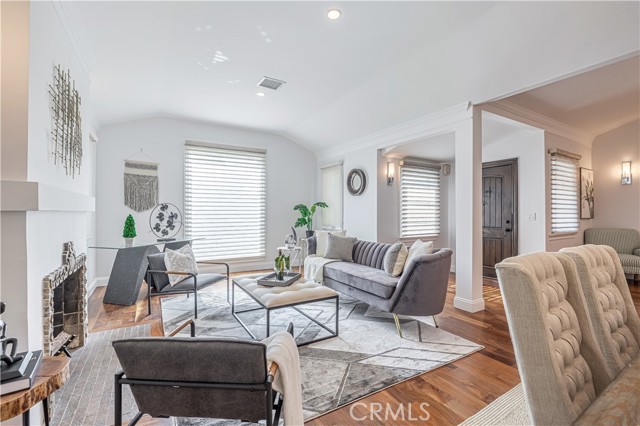 463 South Swall Drive photo 8