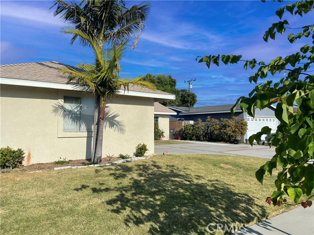 14332 Thunderbird Circle, Huntington Beach CA: https://media.crmls.org/medias/9c5298e5-9a7d-4838-8828-412c8a154634.jpg